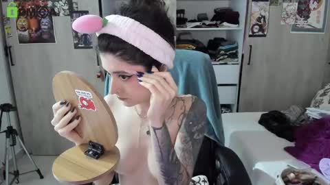 Snapshot of rickydicot_13 chatting on 02/17/25, 01:47 RickyDicot 13 online show from 02/17/25, 01:47