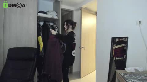 Snapshot of rickydicot_13 chatting on 11/14/25, 01:37 RickyDicot 13 online show from 11/14/25, 01:37