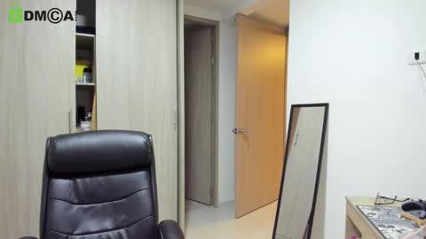 Snapshot of rickydicot_13 chatting on 11/16/25, 01:44 RickyDicot 13 online show from 11/16/25, 01:44