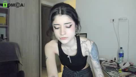 Snapshot of rickydicot_13 chatting on 11/24/25, 01:16 RickyDicot 13 online show from 11/24/25, 01:16