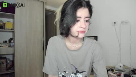 Snapshot of rickydicot_13 chatting on 12/14/25, 02:06 RickyDicot 13 online show from 12/14/25, 02:06