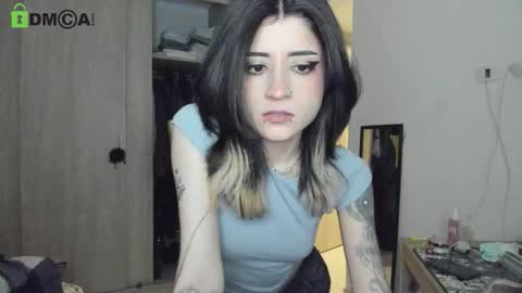 Snapshot of rickydicot_13 chatting on 01/15/26, 01:32 RickyDicot 13 online show from 01/15/26, 01:32