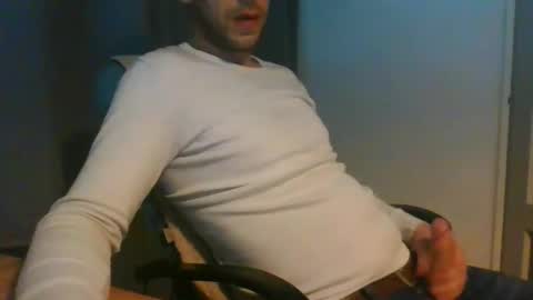 Snapshot of ricooo465 chatting on 04/10/26, 08:57 ricooo465 online show from 04/10/26, 08:57
