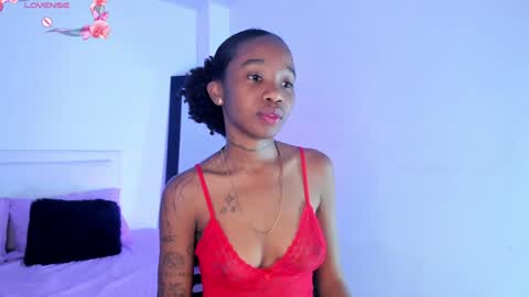 Snapshot of rihana_hot01 chatting on 01/29/25, 02:30 ri ri online show from 01/29/25, 02:30