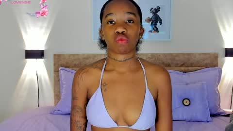 Snapshot of rihana_hot01 chatting on 05/15/26, 12:17 ri ri online show from 05/15/26, 12:17