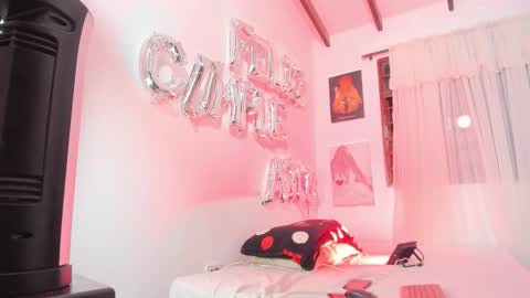 Rihanna hotx online show from 03/08/26, 02:59