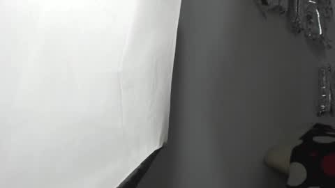 Rihanna hotx online show from 03/09/26, 02:59