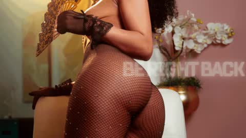 Sara online show from 02/08/25, 01:11