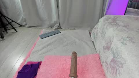 Sara online show from 10/03/25, 10:01