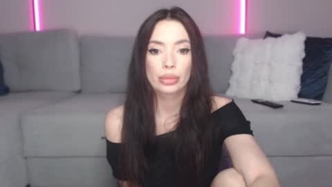 Snapshot of rileyeve chatting on 07/19/26, 10:13 RileyEve online show from 07/19/26, 10:13
