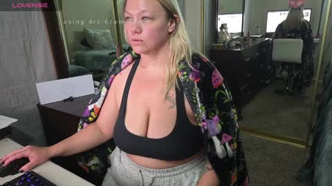 Riley  Logan online show from 04/05/26, 07:11