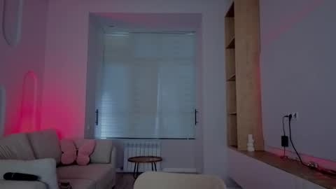 rileymee online show from 09/18/25, 12:29