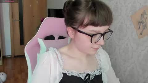 Snapshot of rileynymph chatting on 06/12/26, 04:11 My name is Riley Like my broadcast pls 3 online show from 06/12/26, 04:11