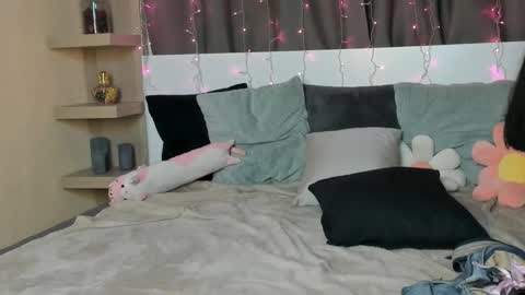 Snapshot of rileyroxx chatting on 02/20/25, 11:53 Emily online show from 02/20/25, 11:53