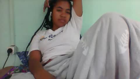 Snapshot of rinah856024 chatting on 10/08/25, 06:05 rinah856024 online show from 10/08/25, 06:05