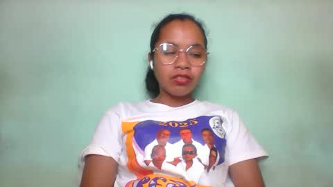 Snapshot of rinah856024 chatting on 05/23/26, 05:28 rinah856024 online show from 05/23/26, 05:28