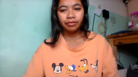 Snapshot of rinah856024 chatting on 06/11/26, 04:32 rinah856024 online show from 06/11/26, 04:32
