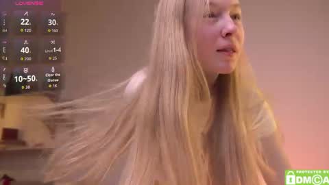 Snapshot of rinavi chatting on 06/18/26, 05:51 My friends call me Vivi or Rina online show from 06/18/26, 05:51