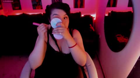 Snapshot of rini_bunny chatting on 10/18/25, 04:59 rini online show from 10/18/25, 04:59