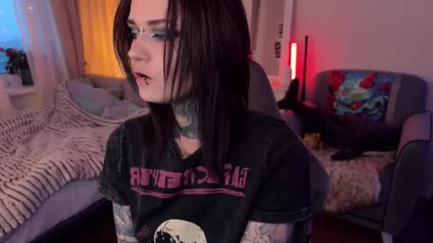   DianaBrite            fansl y online show from 11/29/25, 01:14