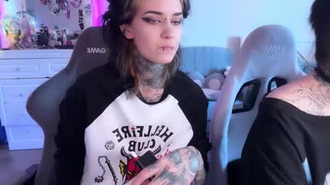   DianaBrite            fansl y online show from 03/28/26, 08:58