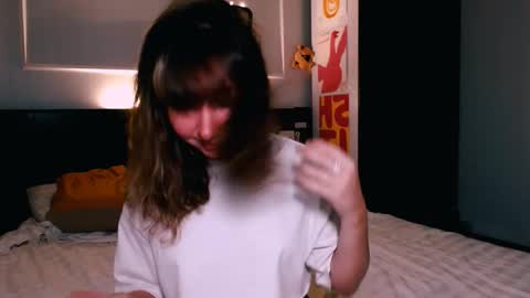 Snapshot of riri_rich chatting on 11/05/25, 02:17 Rita online show from 11/05/25, 02:17