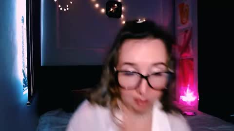 Snapshot of riri_rich chatting on 11/08/25, 05:18 Rita online show from 11/08/25, 05:18