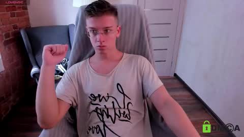 Snapshot of rishu_ chatting on 09/12/25, 10:26 VAnitas online show from 09/12/25, 10:26