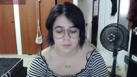 PeachSalinger online show from 09/10/25, 04:07