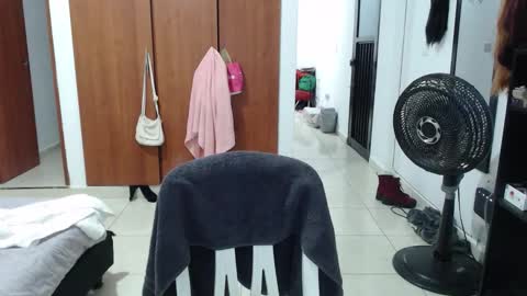 PeachSalinger online show from 09/15/25, 02:44