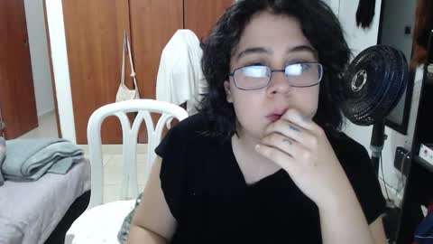 PeachSalinger online show from 09/16/25, 01:06