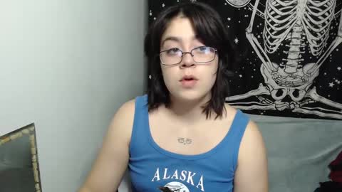 PeachSalinger online show from 09/23/25, 08:39