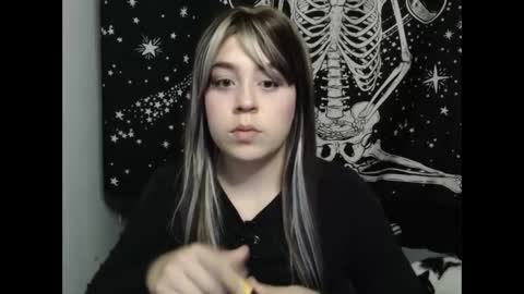 PeachSalinger online show from 09/25/25, 02:59