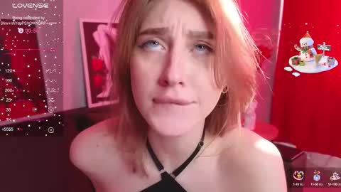 Snapshot of river_flowerr chatting on 10/17/25, 04:26 Miley  online show from 10/17/25, 04:26