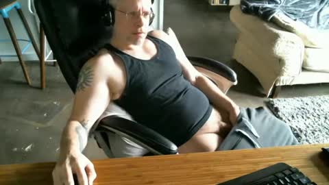 Julian online show from 01/19/25, 05:49