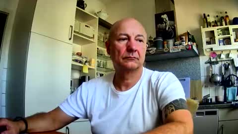 Snapshot of roadrunnerger chatting on 10/18/25, 11:00 roadrunnerger online show from 10/18/25, 11:00