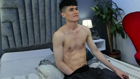 Roan Birkin online show from 03/11/25, 01:48