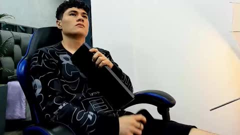 Roan Birkin online show from 10/02/25, 07:43