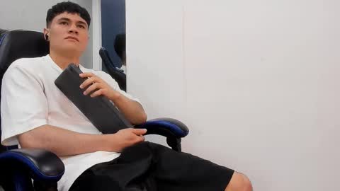 Roan Birkin online show from 10/16/25, 07:15