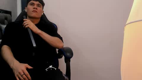 Roan Birkin online show from 10/23/25, 07:23