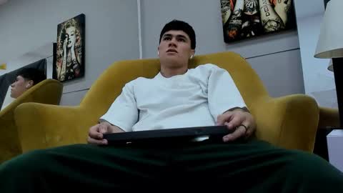 Roan Birkin online show from 02/02/26, 07:34