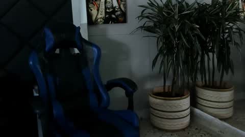 Roan Birkin online show from 03/11/26, 07:42