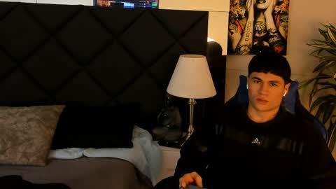 Roan Birkin online show from 04/08/26, 07:36