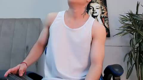Snapshot of roan_birkin chatting on 07/09/26, 08:02 Roan Birkin online show from 07/09/26, 08:02