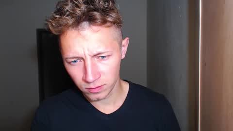 RoastingCorn online show from 12/05/25, 07:39