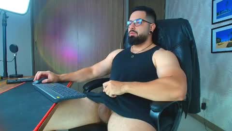 Snapshot of robby_k chatting on 05/12/26, 01:36 Robby online show from 05/12/26, 01:36