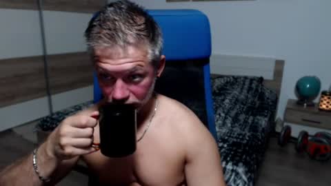 Snapshot of robbyshawz chatting on 07/15/26, 05:02 robbyshawz online show from 07/15/26, 05:02