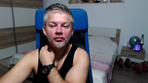 Snapshot of robbyshawz chatting on 07/19/26, 04:27 robbyshawz online show from 07/19/26, 04:27