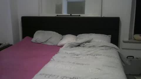 Snapshot of rober10000 chatting on 11/05/25, 06:08 rober10000 online show from 11/05/25, 06:08