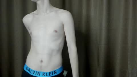 robert10211 online show from 12/04/24, 08:29